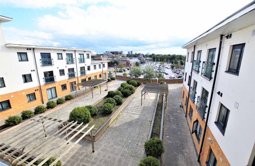 Grays Apartamento | Tranquil Riverside Apartment in Grays