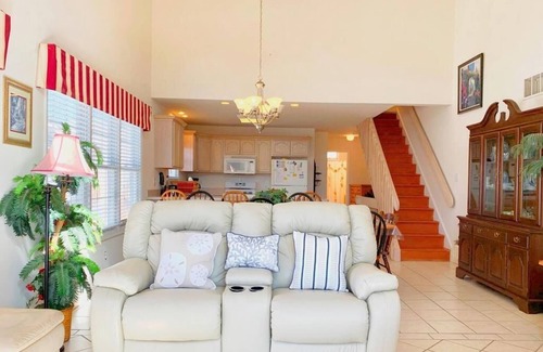 Sea Isle City Condominio | Pet Friendly 5 Bedroom Home with elevator within walking distance to downtown Sea Isle City