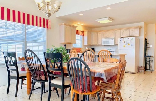 Sea Isle City Condominio | Pet Friendly 5 Bedroom Home with elevator within walking distance to downtown Sea Isle City