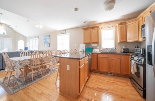 Sea Isle City Condominio | Pet Friendly, 5 Bedroom Home in the Heart of Sea Isle City