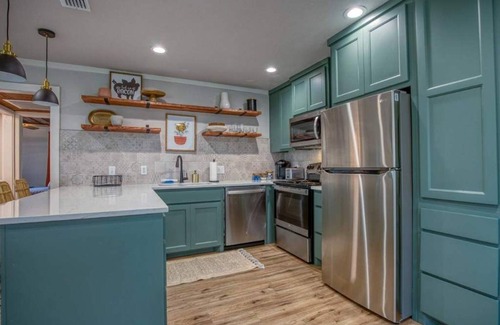 Kyle Casa | Pet Friendly 5 Homes Fire Pit Sleeps 30!