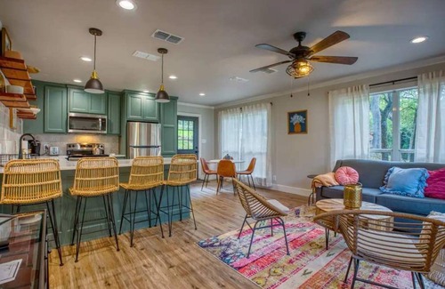 Kyle Casa | Pet Friendly 5 Homes Fire Pit Sleeps 30!