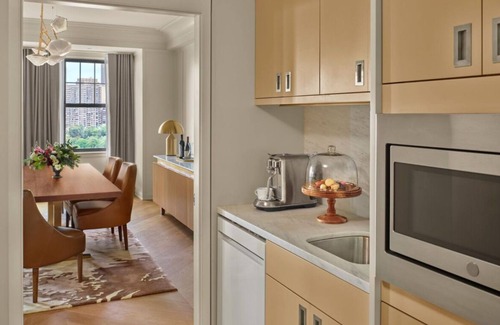 Back Bay East Hotel | Pet-friendly Accommodation with Scenic Views! Short Walk to Frieda Garcia Park