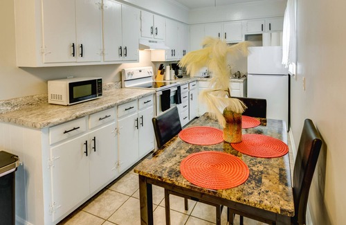 Albany Casa | Pet-Friendly Albany Home ~ 3 Mi to University!