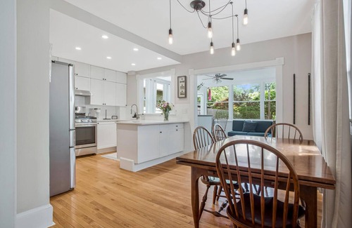 Homewood Casa | Pet Friendly Annapolis Stay Walk to DTA & Stadium