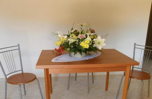 Fluminimaggiore Casa | Apartamento "Residence Pianeta Sardegna 8" con piscina, aire acondicionado y balcón