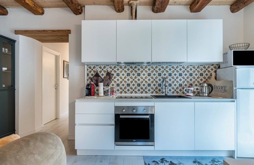Sicina Apartamento | Apartamento "Casa Barona" que admite mascotas, con vistas a la montaña, jardín y Wi-Fi