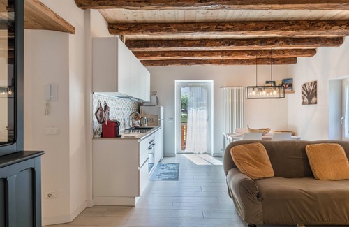 Sicina Apartamento | Apartamento "Casa Barona" que admite mascotas, con vistas a la montaña, jardín y Wi-Fi