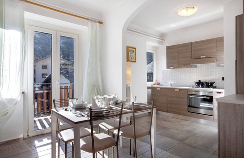 Arvier Apartamento | Apartamento 'Casa Tua - Arvier' con vistas a la montaña que admite mascotas