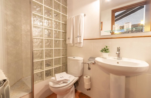 Rupit I Pruit Apartamento | Apartamento "Can Lo 3" con vistas a la montaña y Wi-Fi que admite mascotas