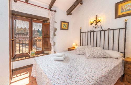 Rupit I Pruit Apartamento | Apartamento "Can Lo 3" con vistas a la montaña y Wi-Fi que admite mascotas