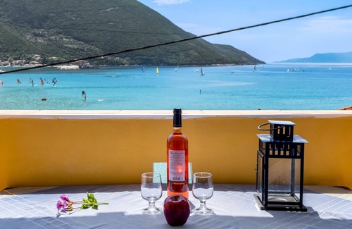 Vassiliki Apartamento | Apartamento que admite mascotas Villa Captain Fotis 3 con vistas al mar y balcón