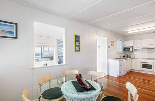 Moffat Beach Casa | Pet Friendly at Moffat Beach