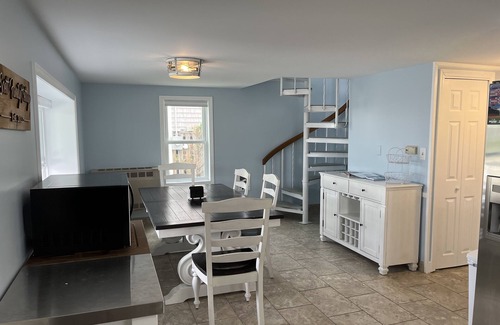Sagamore Beach Casa | Pet Friendly Beach House - Sleeps 7, Across Street from Private Sagamore Beach