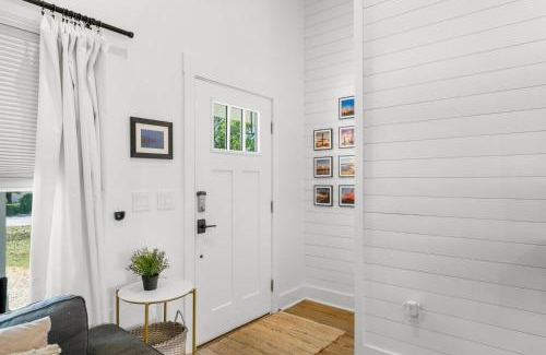 Port St. Joe Casa | Pet Friendly Beach House - 6th Street Retreat by Panhandle Getaways