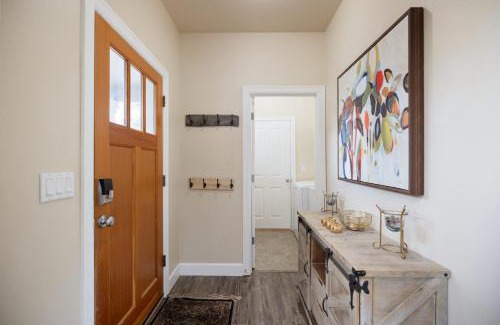 Southwest Bend Casa | Pet-Friendly - Bend Sanctuary for 6