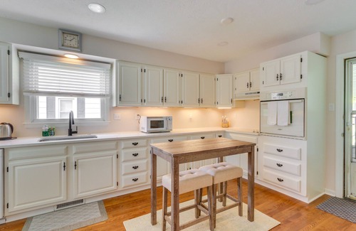 Berryville Casa | Pet-Friendly Berryville Home: Walk to Main Street!