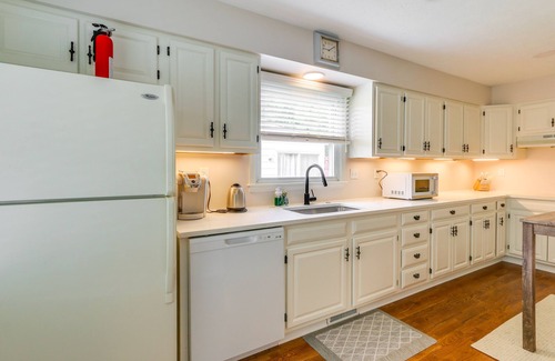 Berryville Casa | Pet-Friendly Berryville Home: Walk to Main Street!