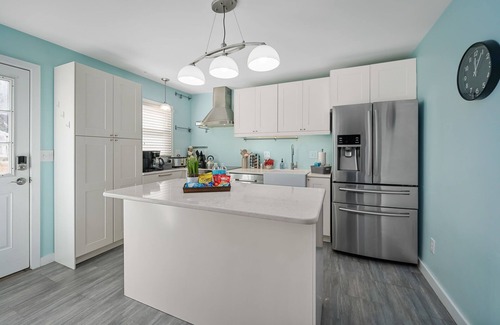 St. Louis Casa | Pet Friendly - BIG Yard - Fast Wi-Fi - Sleeps 10 - Easy access to I-55 downtown
