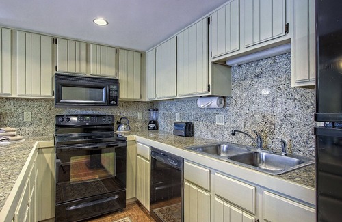 Cashiers Apartamento | Pet-Friendly Blue Ridge Stay w/ Resort Perks
