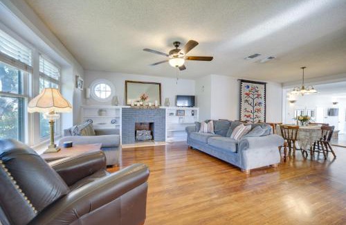 Brady Casa | Pet-Friendly Brady Vacation Home Near Wineries!