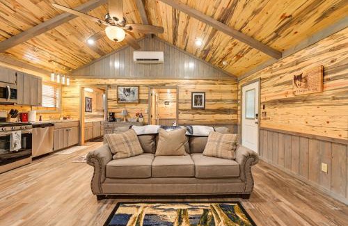 Broken Bow Casa | Pet-Friendly Broken Bow Cabin Near Lukfata Creek!