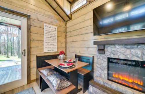 Broken Bow Casa | Pet-Friendly Broken Bow Cabin Hot Tub and Fireplace
