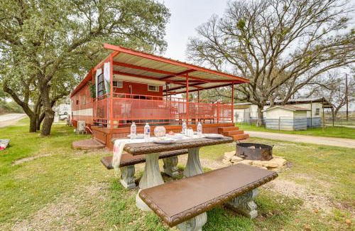 Brownwood Casa | Pet-Friendly Brownwood Home Walk to Lake!