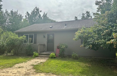 New Lisbon Cabina | Pet Friendly Buckhorn Cabin with HOT TUB, Buckhorn State Park, Dirty Turtle
