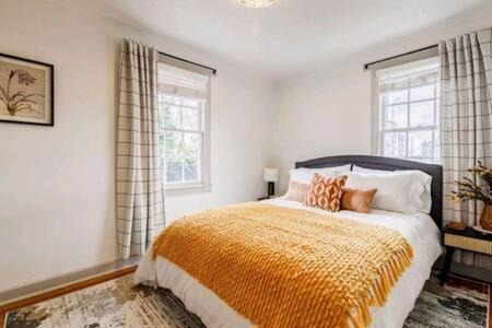 Old Fourth Ward Casa | Pet Friendly Bungalow Steps to Inman Park