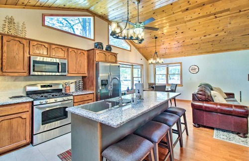 Pinetop Casa | Pet-Friendly Cabin in Pinetop-Lakeside!