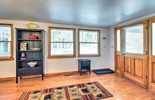Pinetop Casa | Pet-Friendly Cabin in Pinetop-Lakeside!