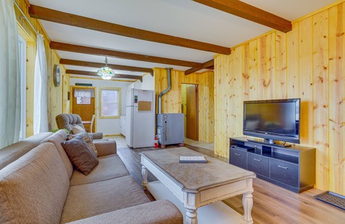 Mauston Cabina | Pet-Friendly Cabin Retreat: Wisconsin River Access