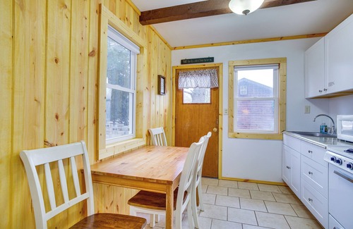 Mauston Cabaña | Pet-friendly Cabin Retreat: Wisconsin River Access