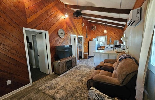 Ash Cabina | Pet Friendly cabin with stunning view of the Waccamaw River
