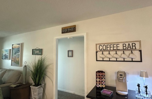 Sebring Casa | Pet-Friendly Canal Home in Sebring – Easy Access to Lake Jackson!
