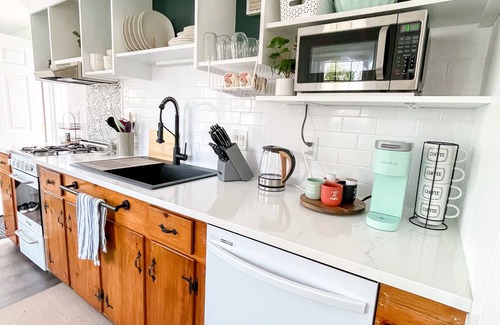 South Yarmouth Cabaña | Pet Friendly Cape Cod Cottage Near Beaches w/ AC + Electric Vehicle Charging