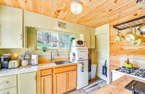 Grand Gorge Cabaña | Pet-Friendly Catskills Retreat: Fire Pit & Deck!