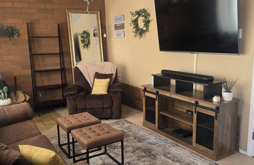 The Ridges Casa | Pet friendly charming townhome near old town Grand Junction
