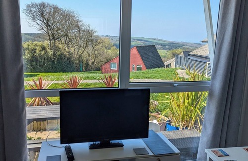 Bude Chalet De Esquí | Pet friendly chalet .. Sleeps 5