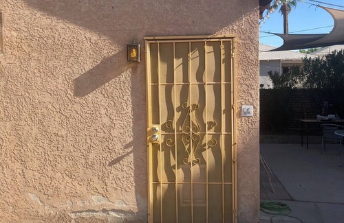Yuma Townsite Casa | Pet-Friendly, Charming bungalow with WiFi and AC in sunny Yuma
