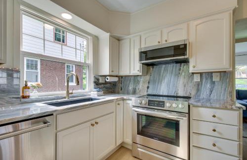 Roselawn Finance Casa | Pet-Friendly Cincinnati Retreat with Hot Tub
