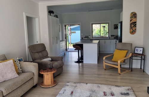 Coromandel Casa | Pet Friendly/Close to Town/Quiet Location/Internet/Smart TV/Fisherman Friendly