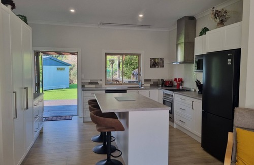 Coromandel Casa | Pet Friendly/Close to Town/Quiet Location/Internet/Smart TV/Fisherman Friendly