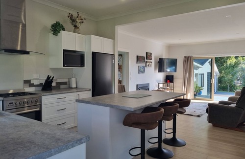 Coromandel Casa | Pet Friendly/Close to Town/Quiet Location/Internet/Smart TV/Fisherman Friendly