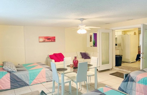 Malibu Groves Casa | PET FRIENDLY & CLOSE TO CAMPING/ DOWNTOWN ORLANDO