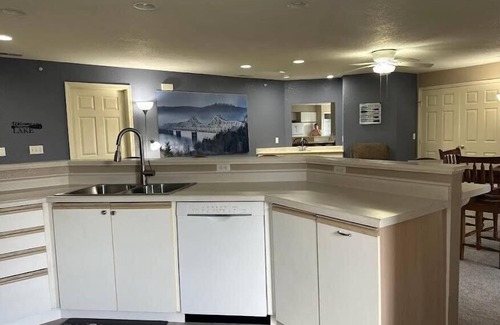 Kimberling City Condominio | Cozy Lake Getaway – Relaxing 2BR Near Branson Fun