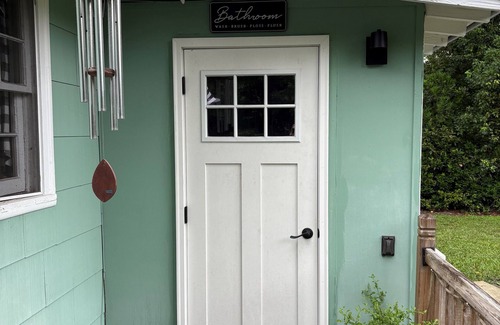 Kings Terrace Casa | Se aceptan mascotas Cottage con gran patio cercado!