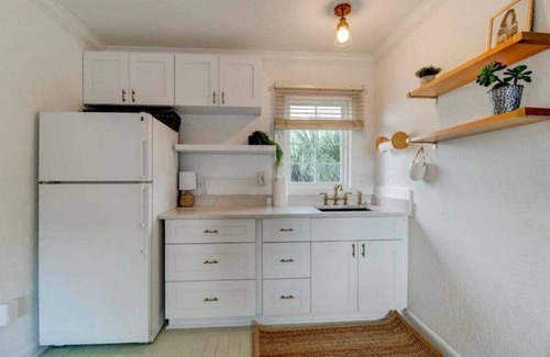 Flagler Beach Apartamento | Pet-friendly condo in Flagler beach with pool, walking distance to beach!