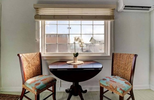 Flagler Beach Apartamento | Pet-friendly condo in Flagler beach with pool, walking distance to beach!